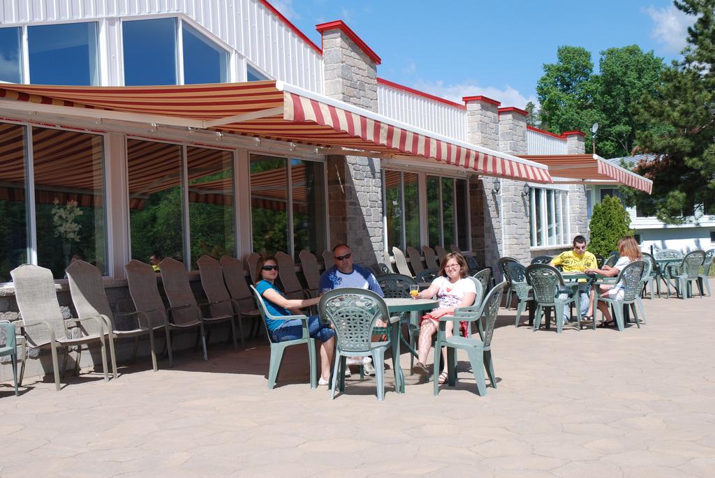 Auberge Le Cabanon Saint Zenon Exterior photo